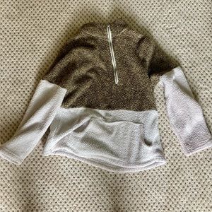Sherpa quarter zip! Two toned.